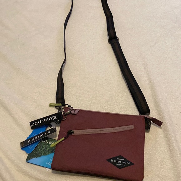 sherpani Handbags - Nice little bag